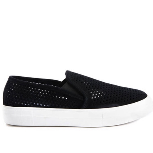 Steve Madden Shoes - Steve Madden Gills Sneaker
